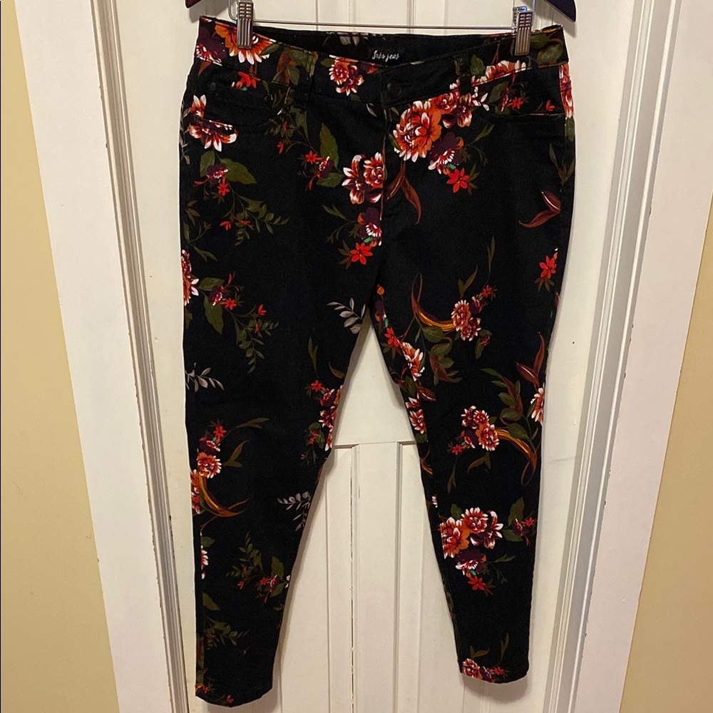 Black Floral Women's Stretch Jeans - Cigarette Trouser Shape